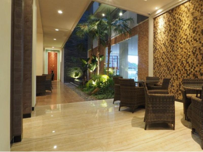 De Boutique Style Hotel Malang Exterior photo