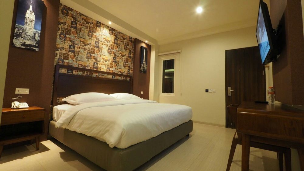De Boutique Style Hotel Malang Exterior photo